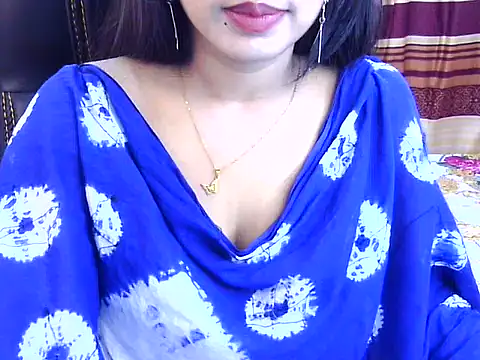 Noor_Zarin Adlı Modelin Canlı XXX Sohbeti