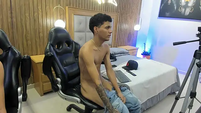Chat +18 de Mael_Jason ao vivo