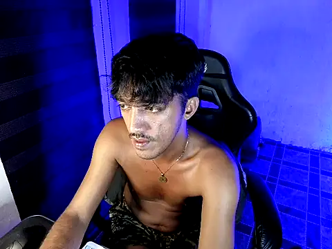 Spicy_RowyCam Adlı Modelin Canlı XXX Sohbeti