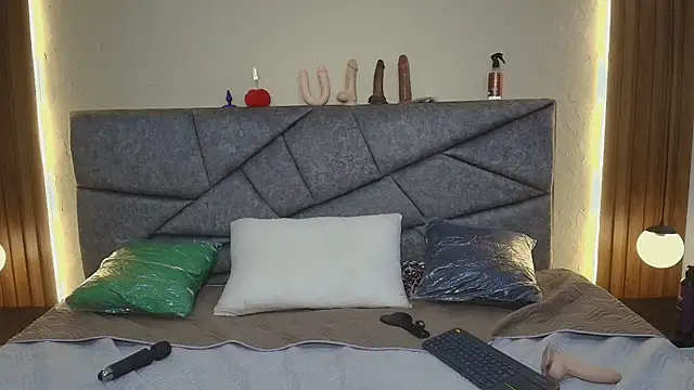 NoahAndGaia élő XXX-chatje