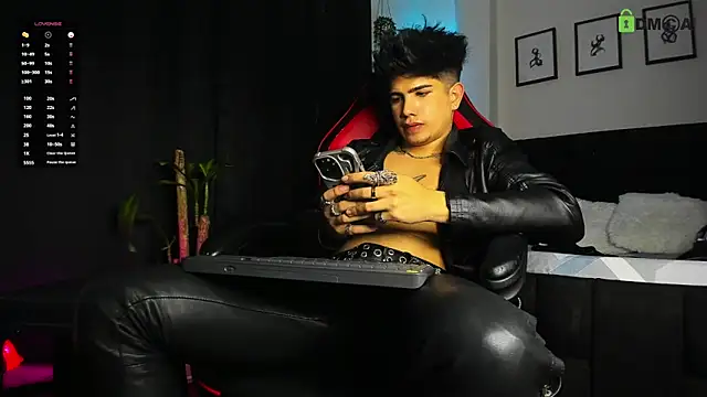 LyleBennett_n Live XXX chat