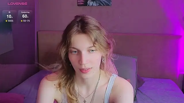 Chatroom XXX en direct de Emily_Cartex