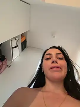 Chat +18 de MyaSplash ao vivo