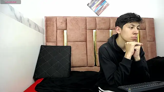 XXX chat uživo modela MIA_COINS