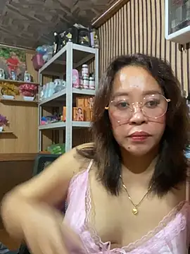 Hot_Asian4uxxx 即時 XXX 聊天