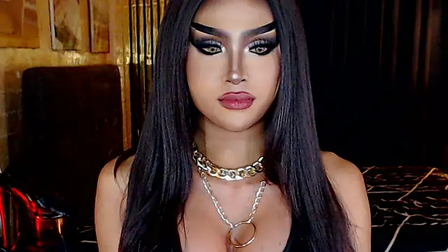 MassiveCockTrans live XXX chat