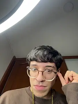 ArthurDavies21 Live XXX-Chat