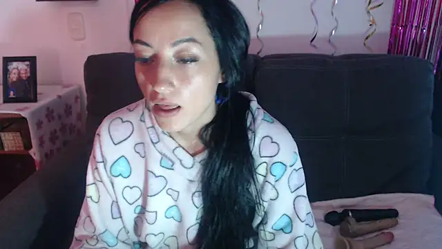 Pokazy przed kamerką – Megann_Love30