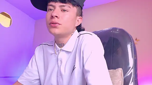 Nascary_Fox's Webcam Show