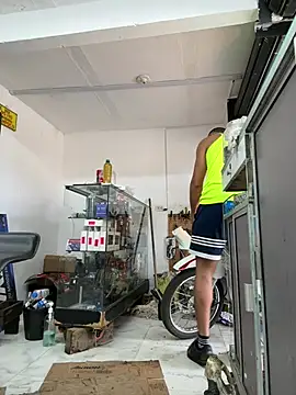 Paul22cm- Show in webcam