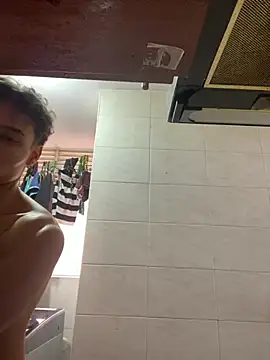 NelModel1 élő XXX-chatje