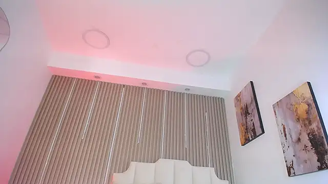 XXX chat uživo modela AdrianStark_