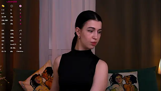 Онлайн чат XXX HornyPriestess