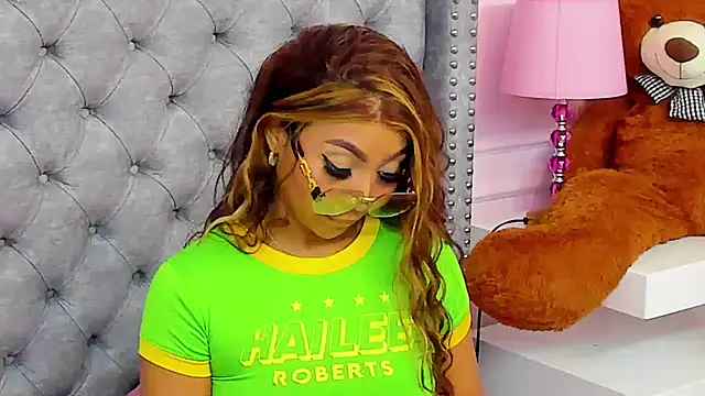 צ'אט XXX בשידור חי של HaileeRoberts