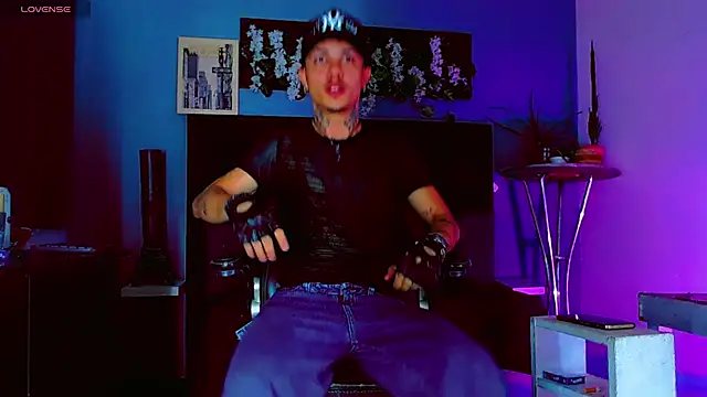 HannibalLester's Live XXX Chat