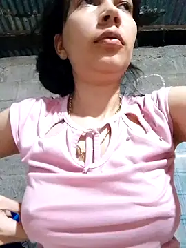 Chat +18 de BiancaRoyale ao vivo