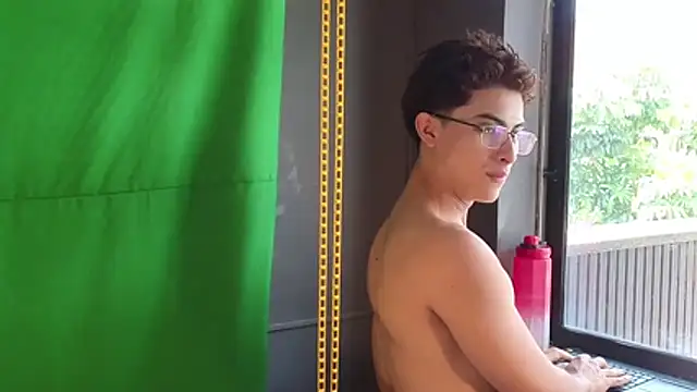 Chat XXX Live Aaron_Eze