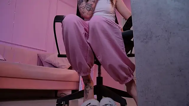 Chat +18 de AliceLids ao vivo