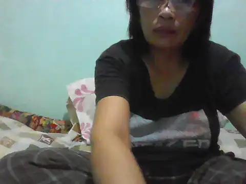 momshe2026 Live XXX Chat