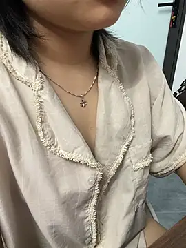 Ellie18 现场XXX聊天