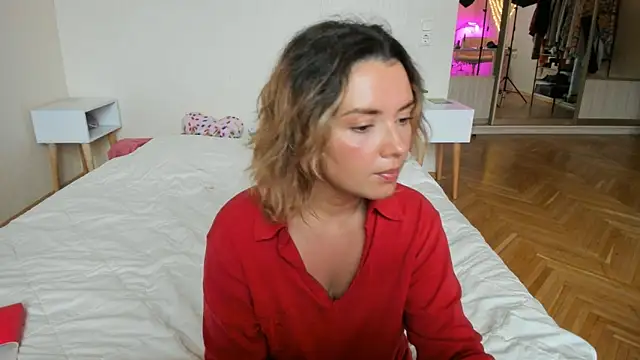 BrightDani Adlı Modelin Canlı XXX Sohbeti