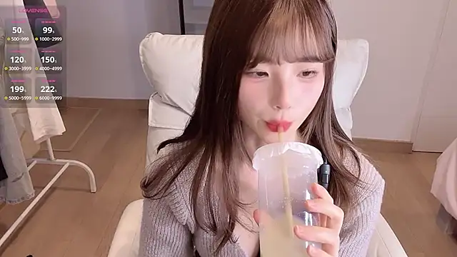 guoguo-77's Live XXX Chat