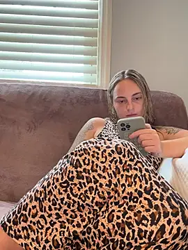 צ'אט XXX בשידור חי של jaseyrae