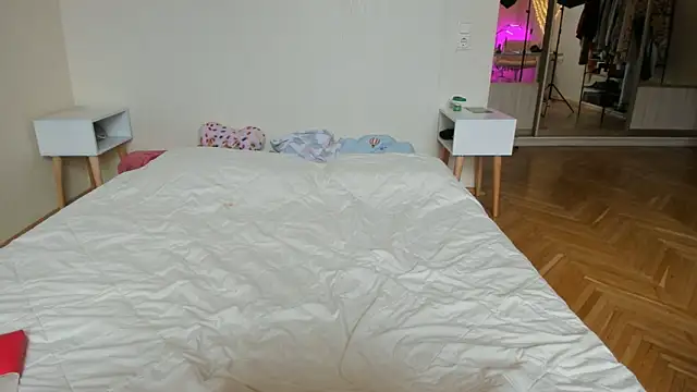 BrightDani Adlı Modelin Canlı XXX Sohbeti