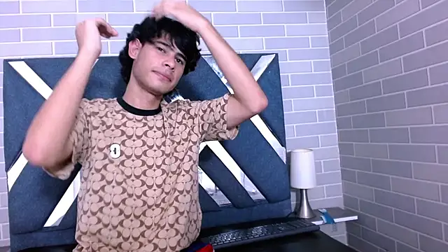 XXX chat uživo modela Kevin_Brooks1
