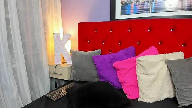 KatieGomez 라이브 XXX 채팅