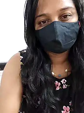 Tamil-Ayanika Adlı Modelin Canlı XXX Sohbeti