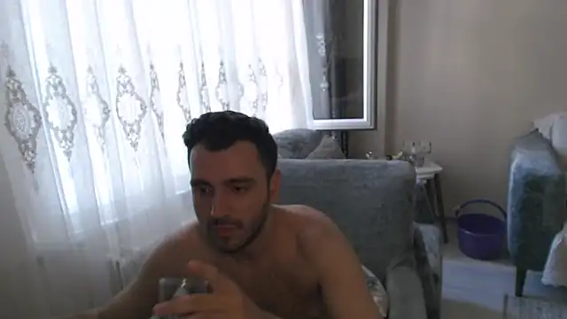 handsomeee04 Adlı Modelin Canlı XXX Sohbeti