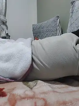 Bra-G Adlı Modelin Canlı XXX Sohbeti