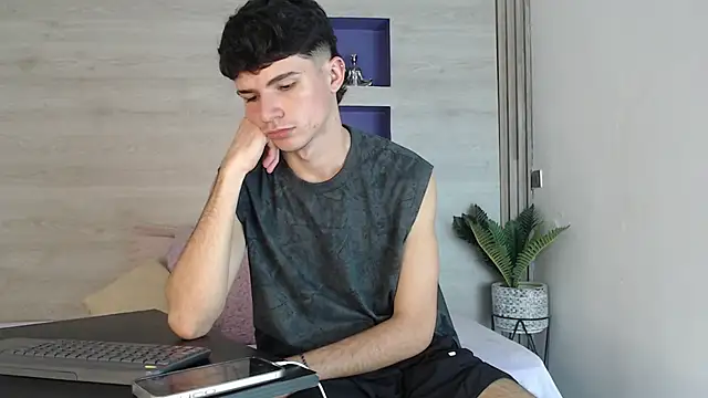 Chat XXX Live Logan_Steel