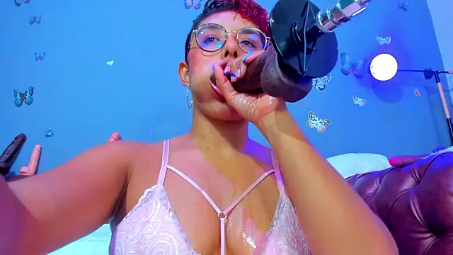 Chat XXX en directo de Kaira_mosse