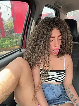 roxyrougee – Naživo XXX chat