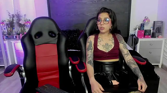 دردشة inkedsinners_ الجنسية المباشرة
