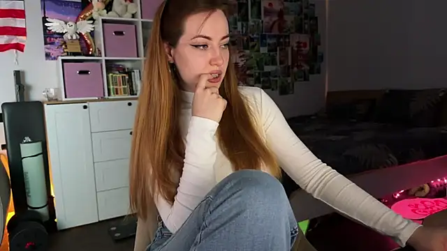 LinaWitch's Live XXX Chat