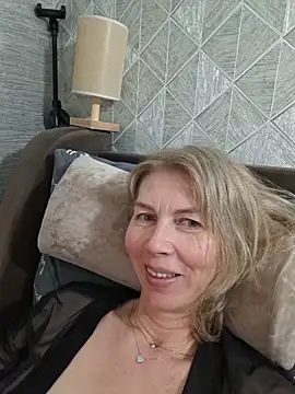 stellahere8's Live XXX Chat