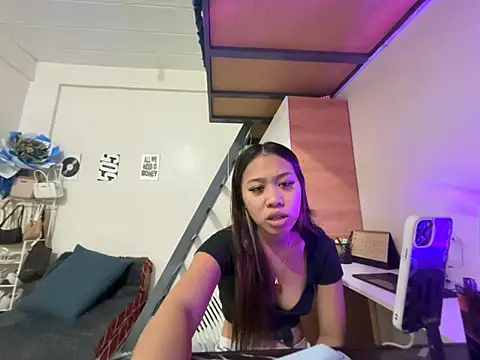 PinayLina18's Live XXX Chat