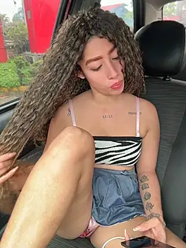 roxyrougee Adlı Modelin Canlı XXX Sohbeti