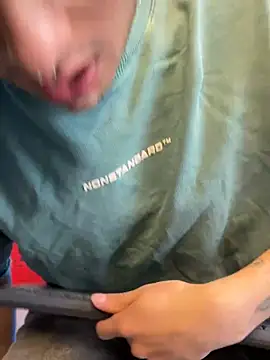 XXX chat uživo modela Dereck_Klain