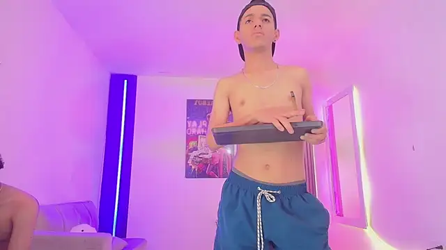 Marcus_and_Tony Live XXX Chat