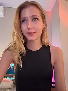 LunaRase Adlı Modelin Canlı XXX Sohbeti