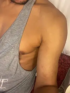 Show de Tatuadomoreno23cm na webcam