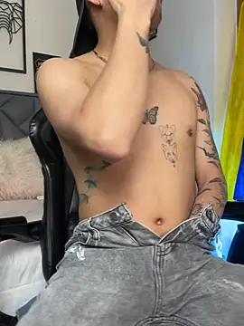 Dereck_Klain 即時 XXX 聊天