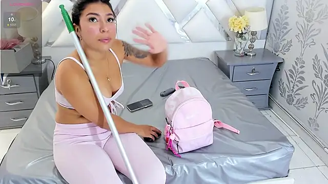 khloeblake Adlı Modelin Canlı XXX Sohbeti