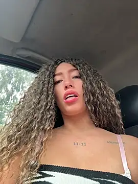roxyrougee 现场XXX聊天