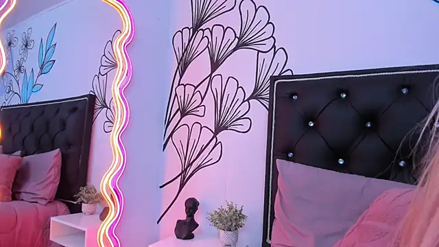 Sweet_Ariadna_'s Live XXX Chat