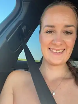 Chat XXX en directo de EllaMae